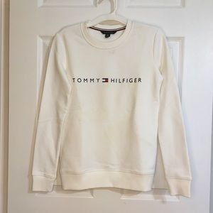 NWOT TOMMY HILFIGER Crew Neck Sweatshirt